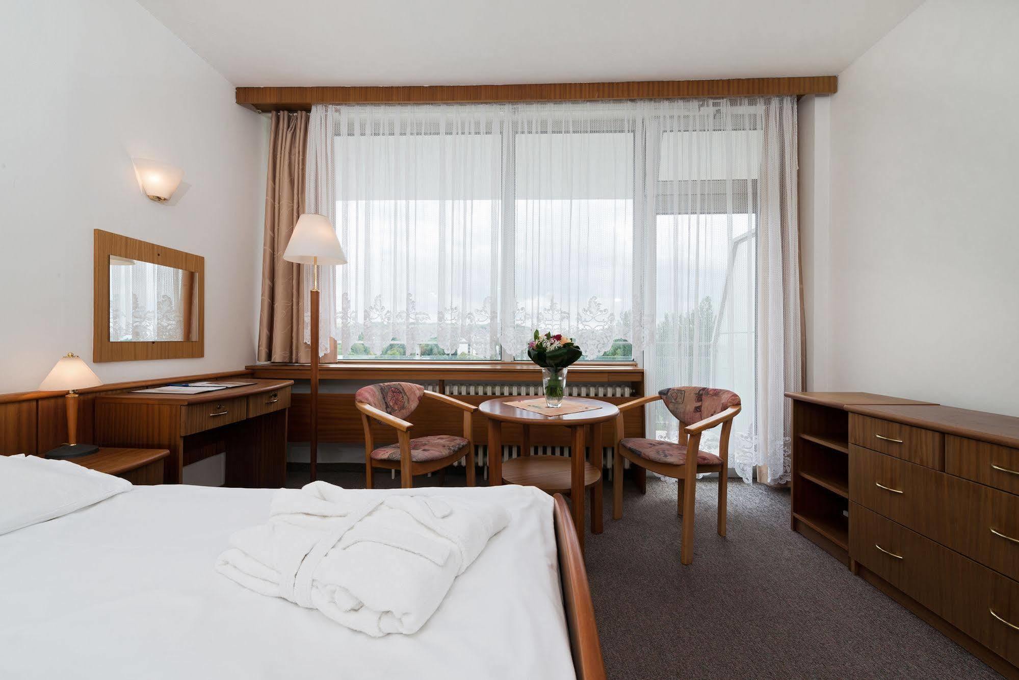Ensana Splendid Hotel Piest'any Luaran gambar
